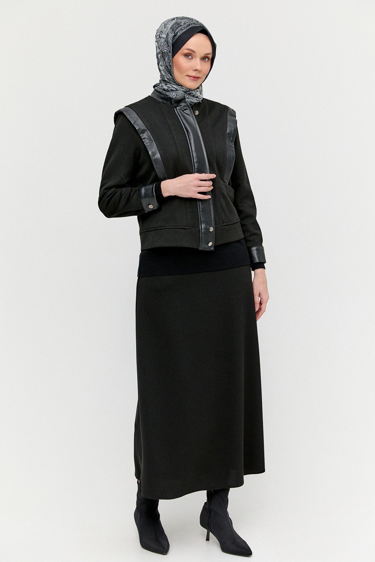 Yüksek Yakalı Örme Ceket, Tesettür Giyim