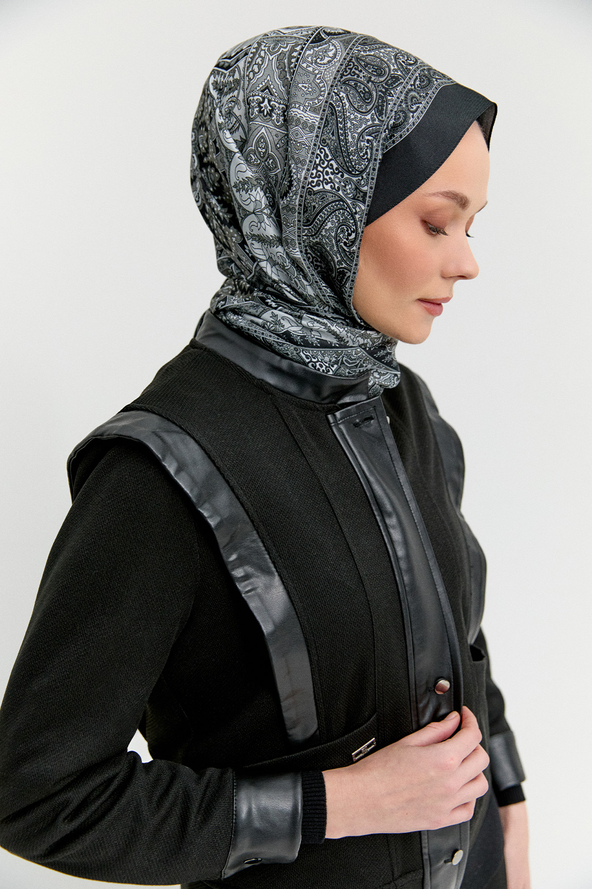 Yüksek Yakalı Örme Ceket, Tesettür Giyim