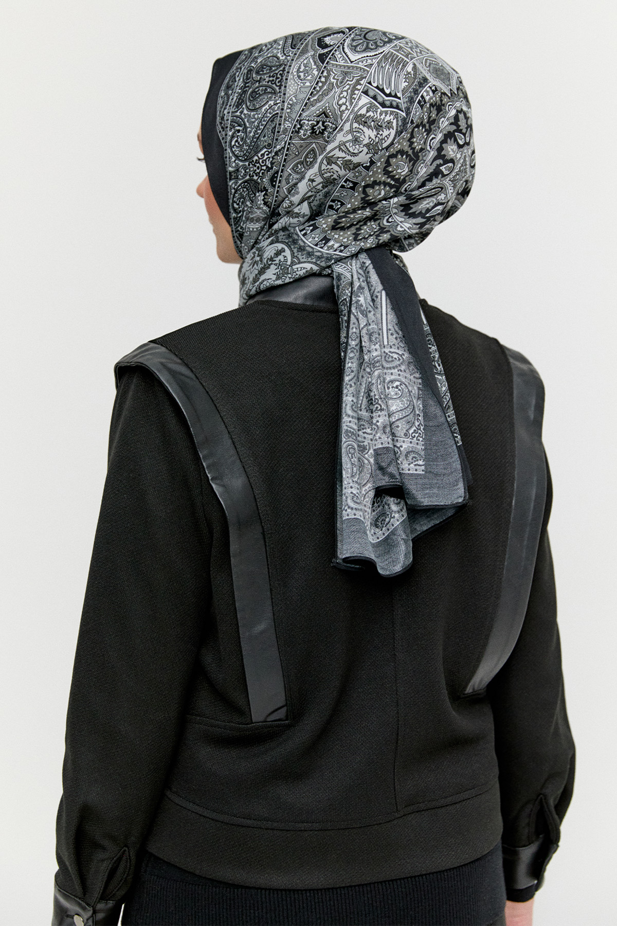 Yüksek Yakalı Örme Ceket, Tesettür Giyim