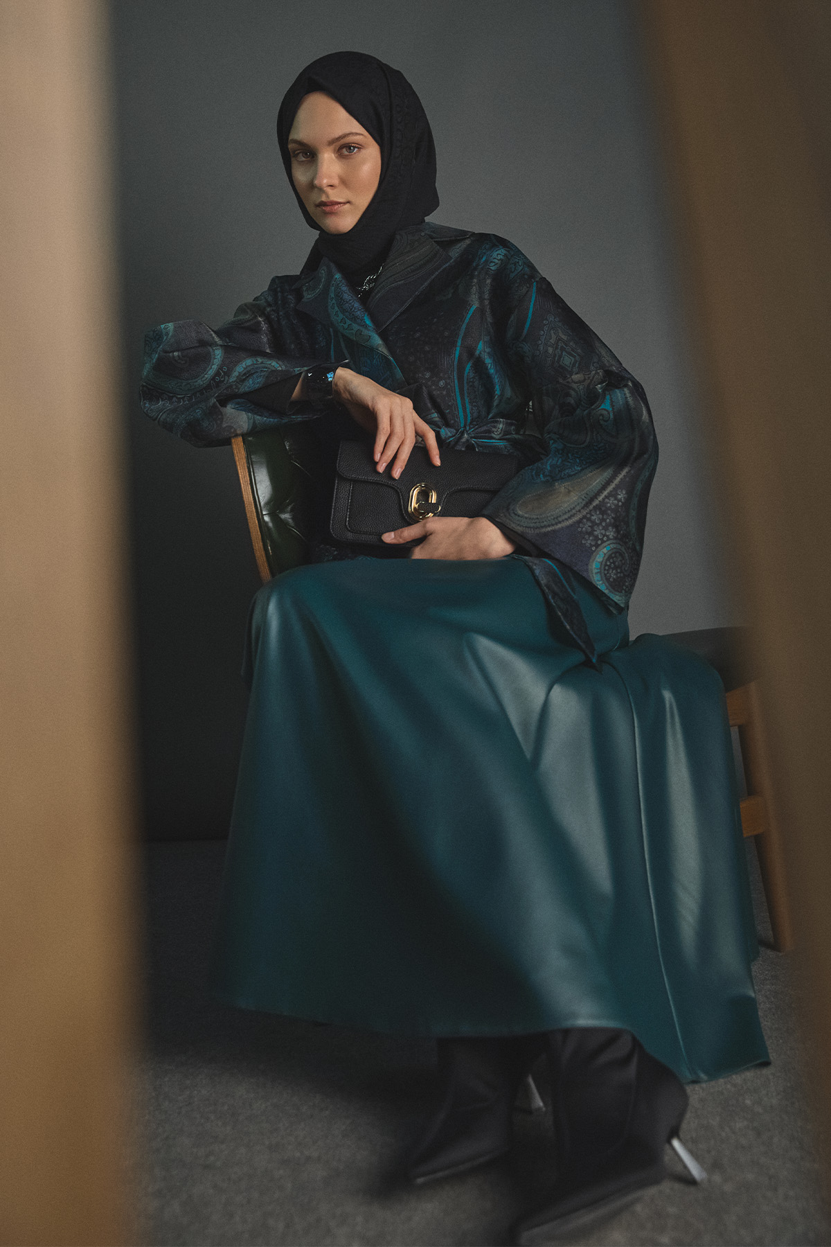 Desenli Kuşaklı Organze Ceket