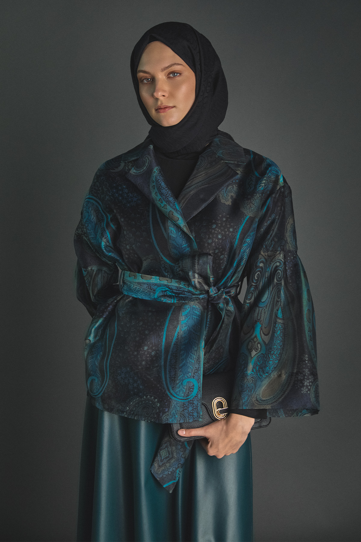 Desenli Kuşaklı Organze Ceket