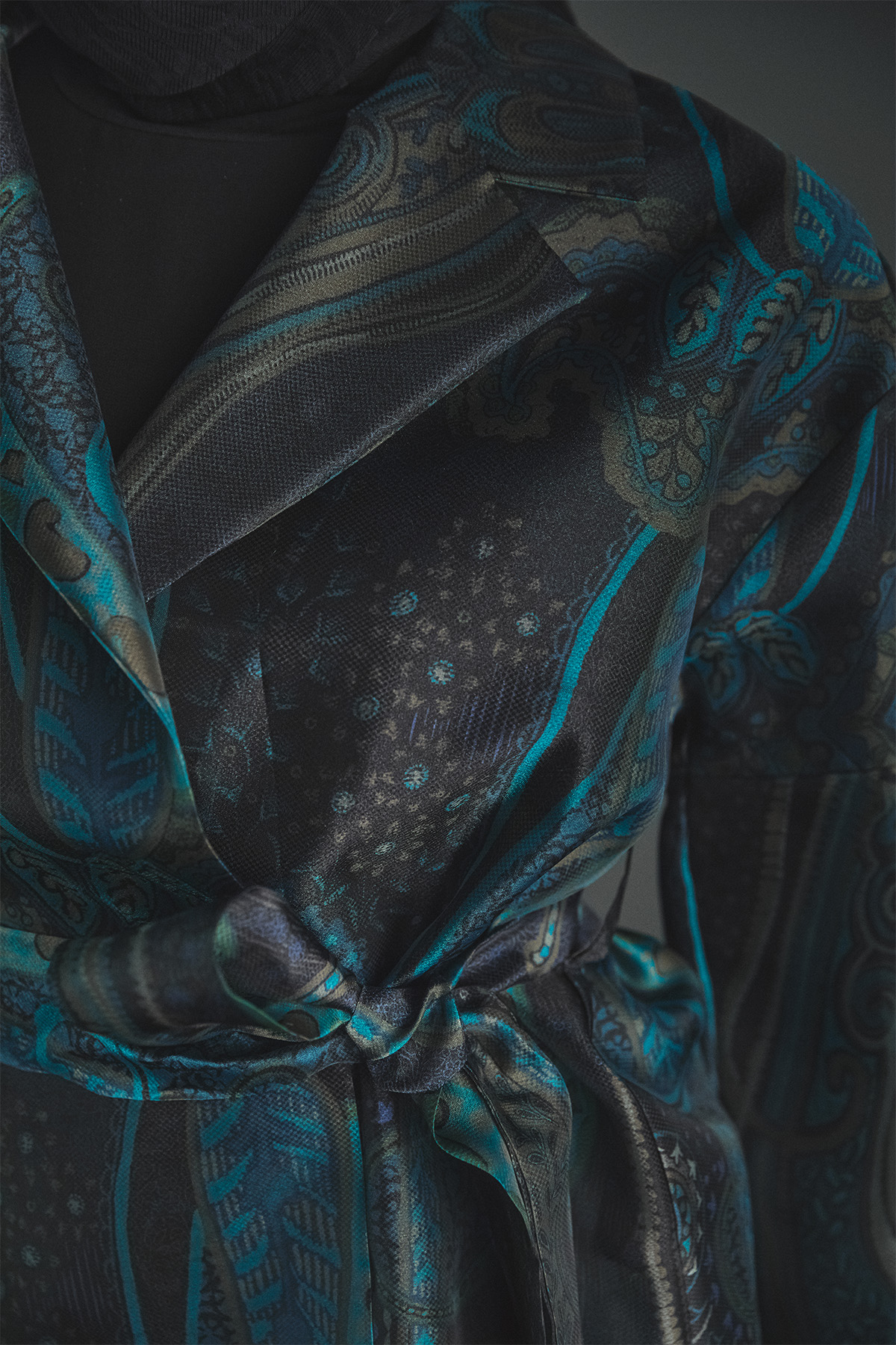 Desenli Kuşaklı Organze Ceket