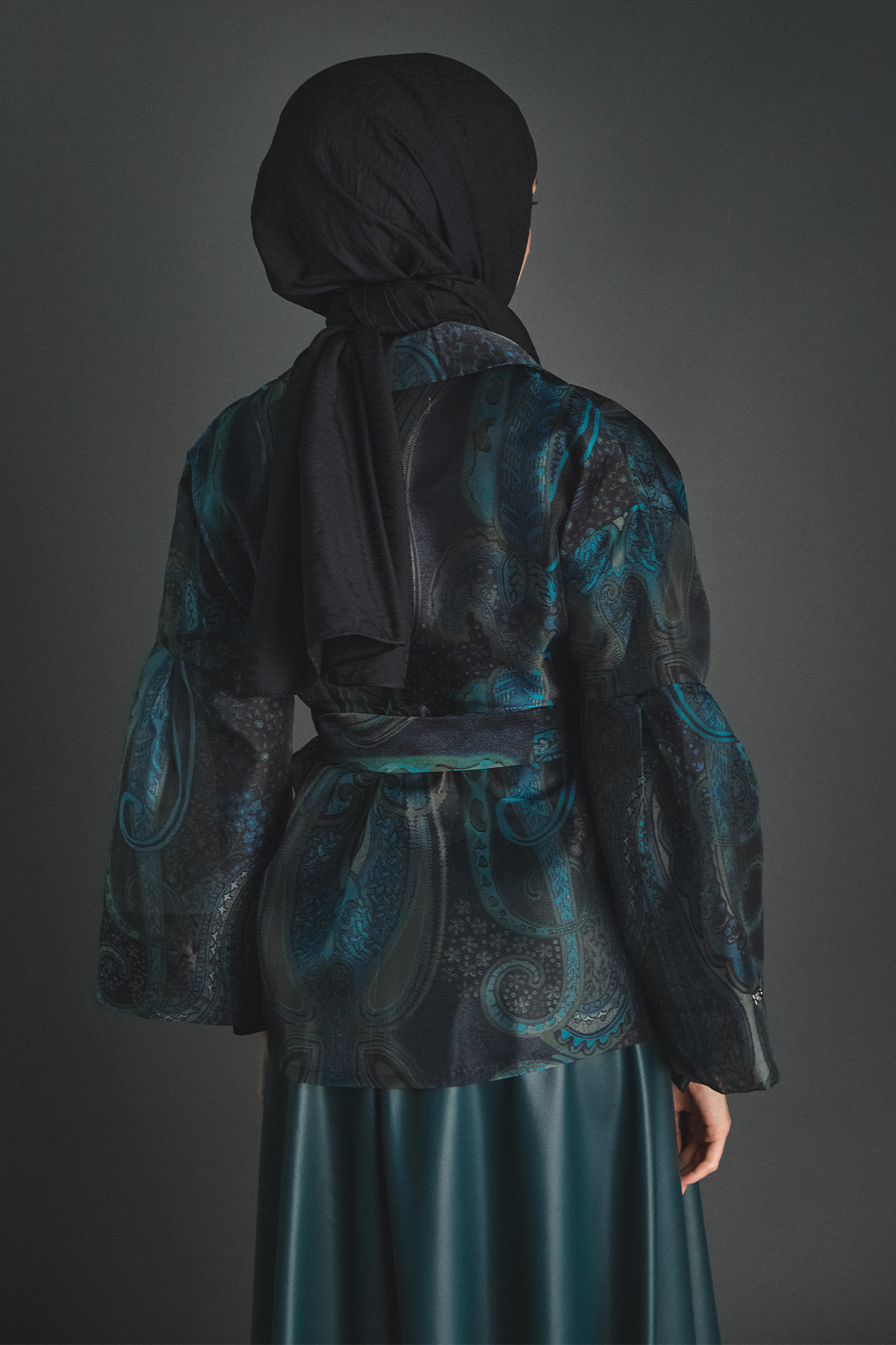 Desenli Kuşaklı Organze Ceket