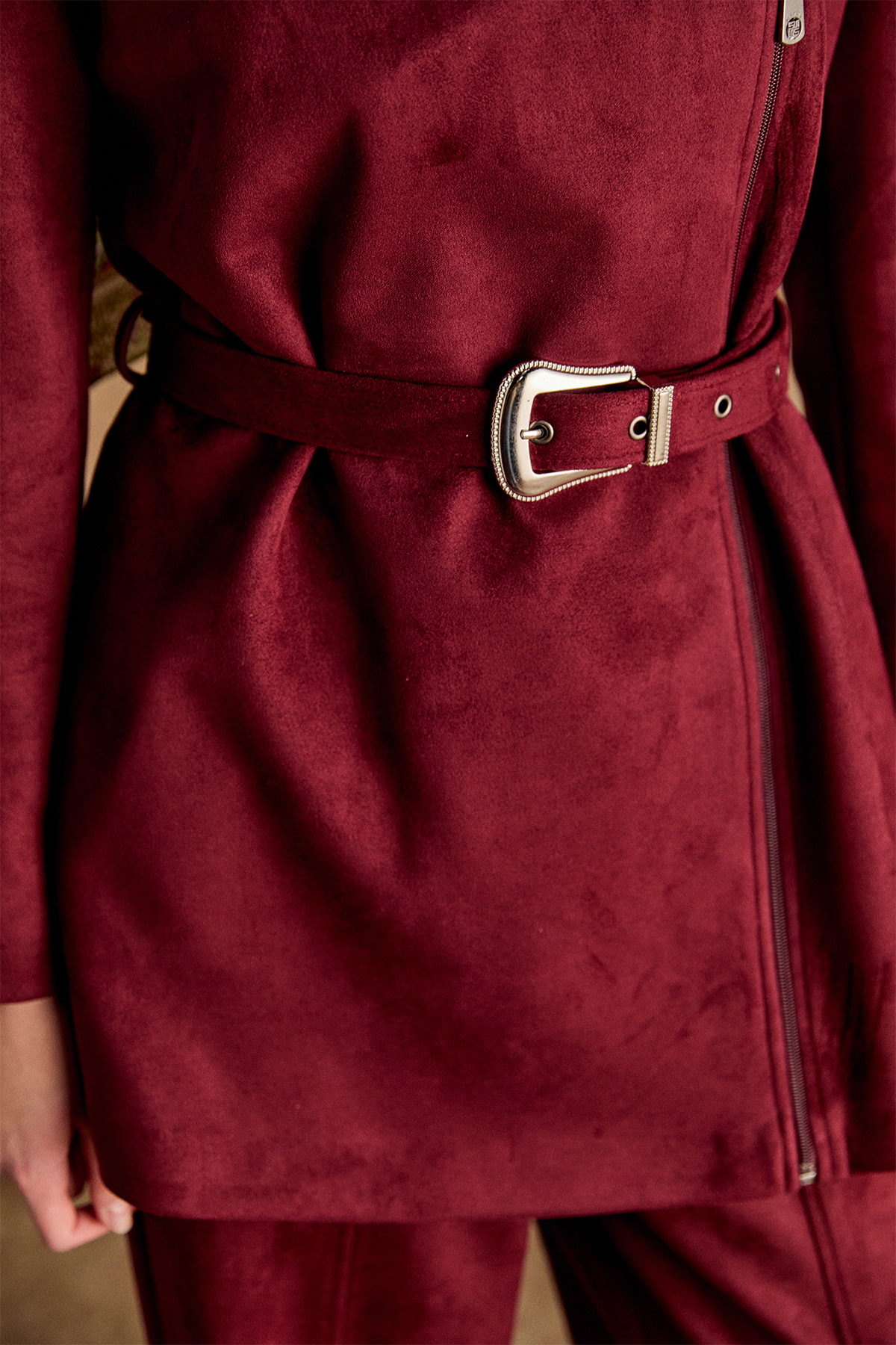 Kruvaze Fermuarlı Süet Görünümlü Kemerli Ceket