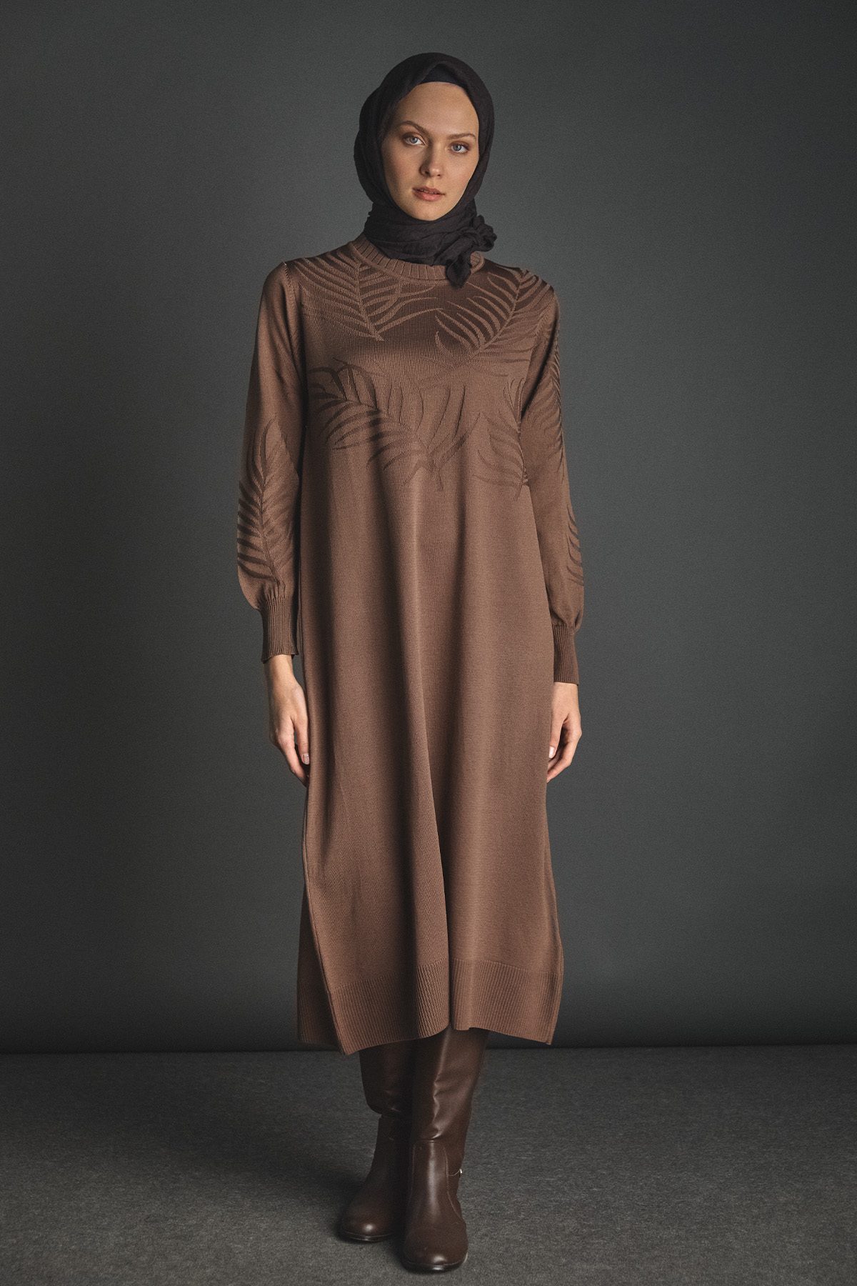 Yaprak Desenli Ribanalı Triko Elbise