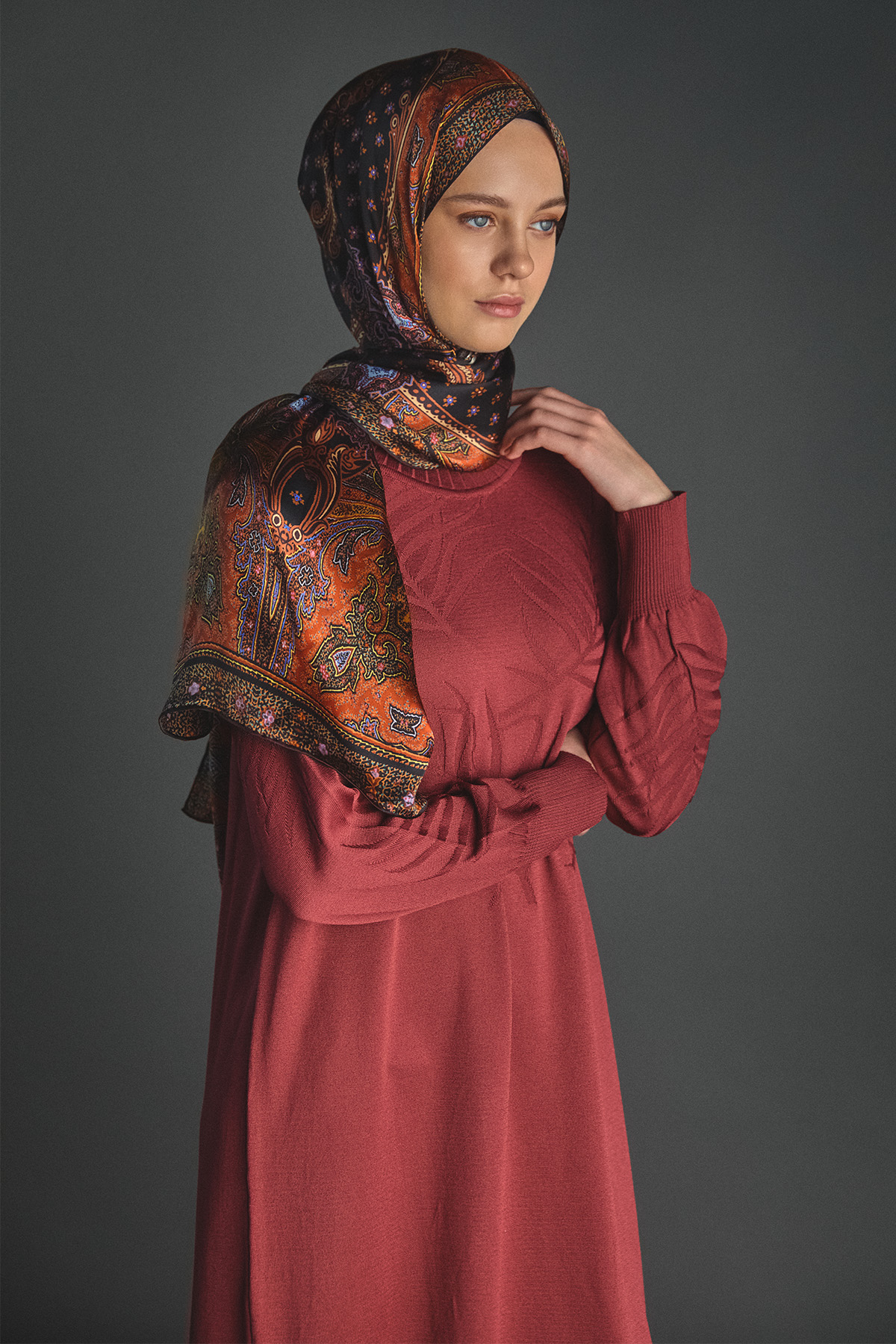 Yaprak Desenli Ribanalı Triko Elbise