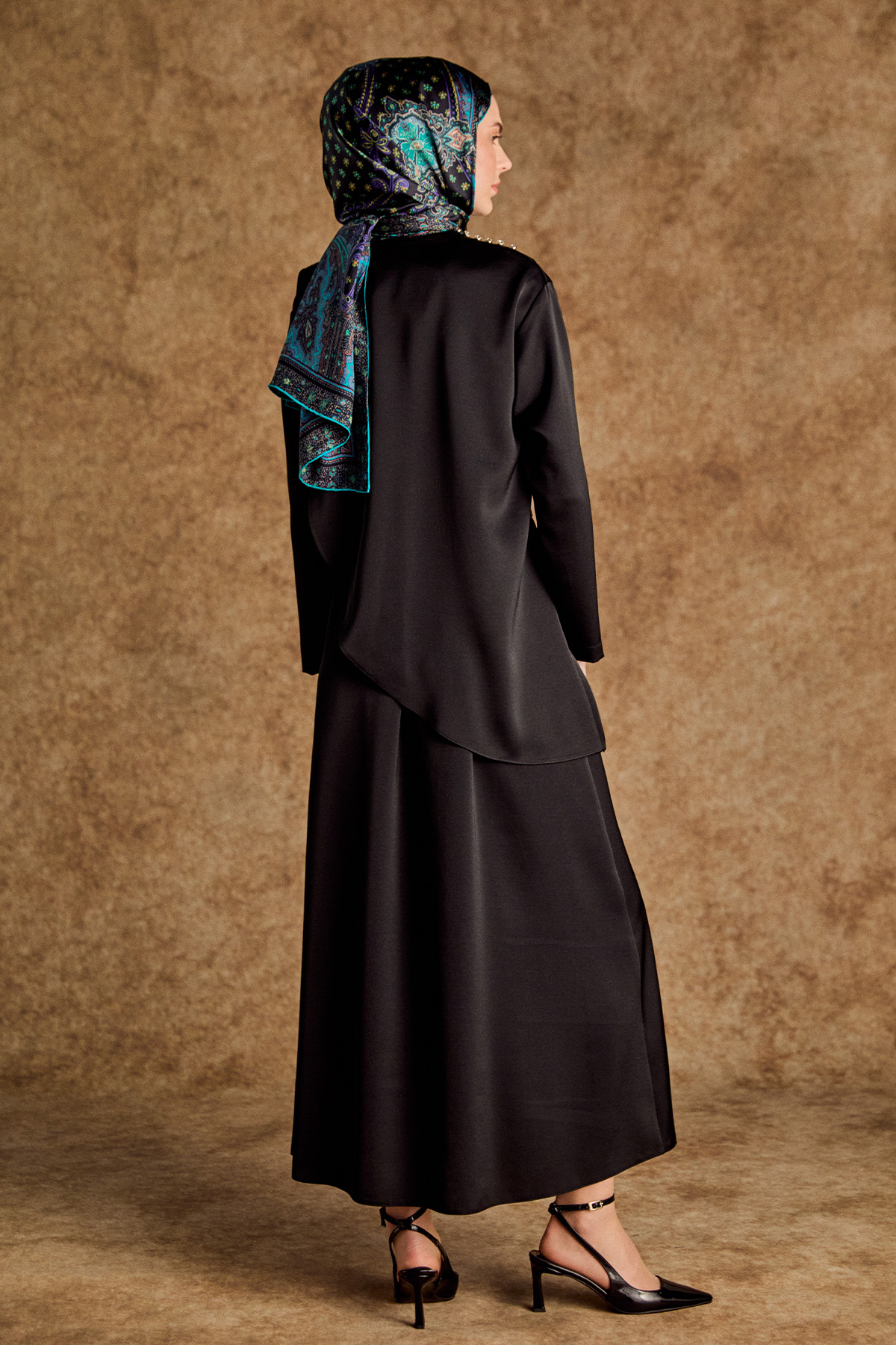 Kuşaklı Drape Detaylı Saten Elbise