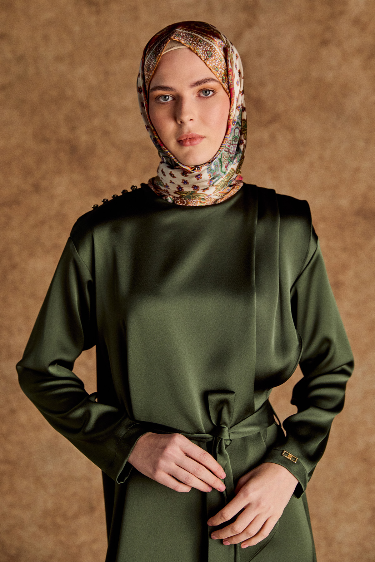 Kuşaklı Drape Detaylı Saten Elbise