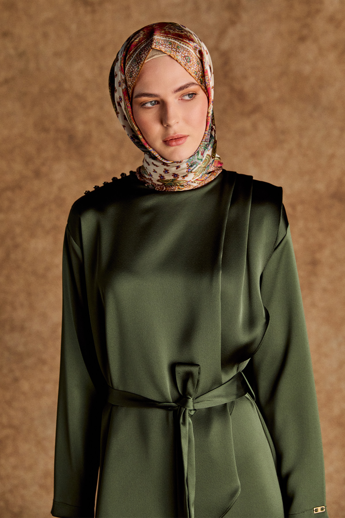 Kuşaklı Drape Detaylı Saten Elbise