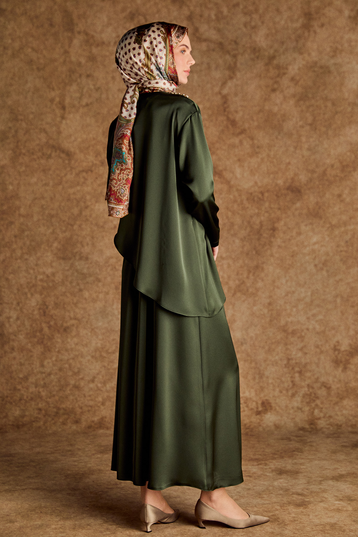 Kuşaklı Drape Detaylı Saten Elbise