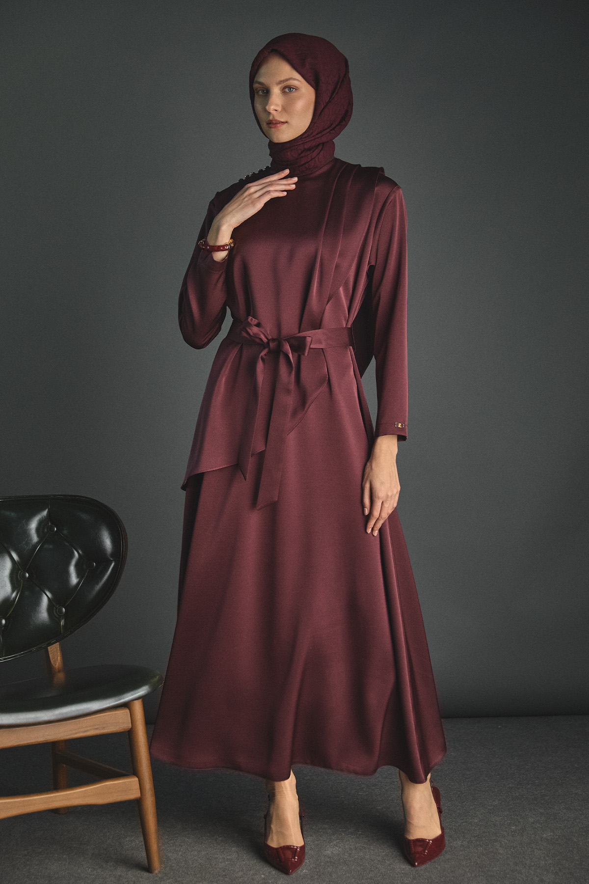 Kuşaklı Drape Detaylı Saten Elbise