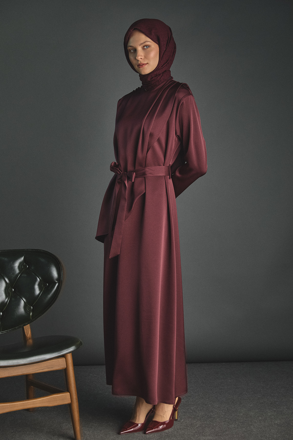 Kuşaklı Drape Detaylı Saten Elbise