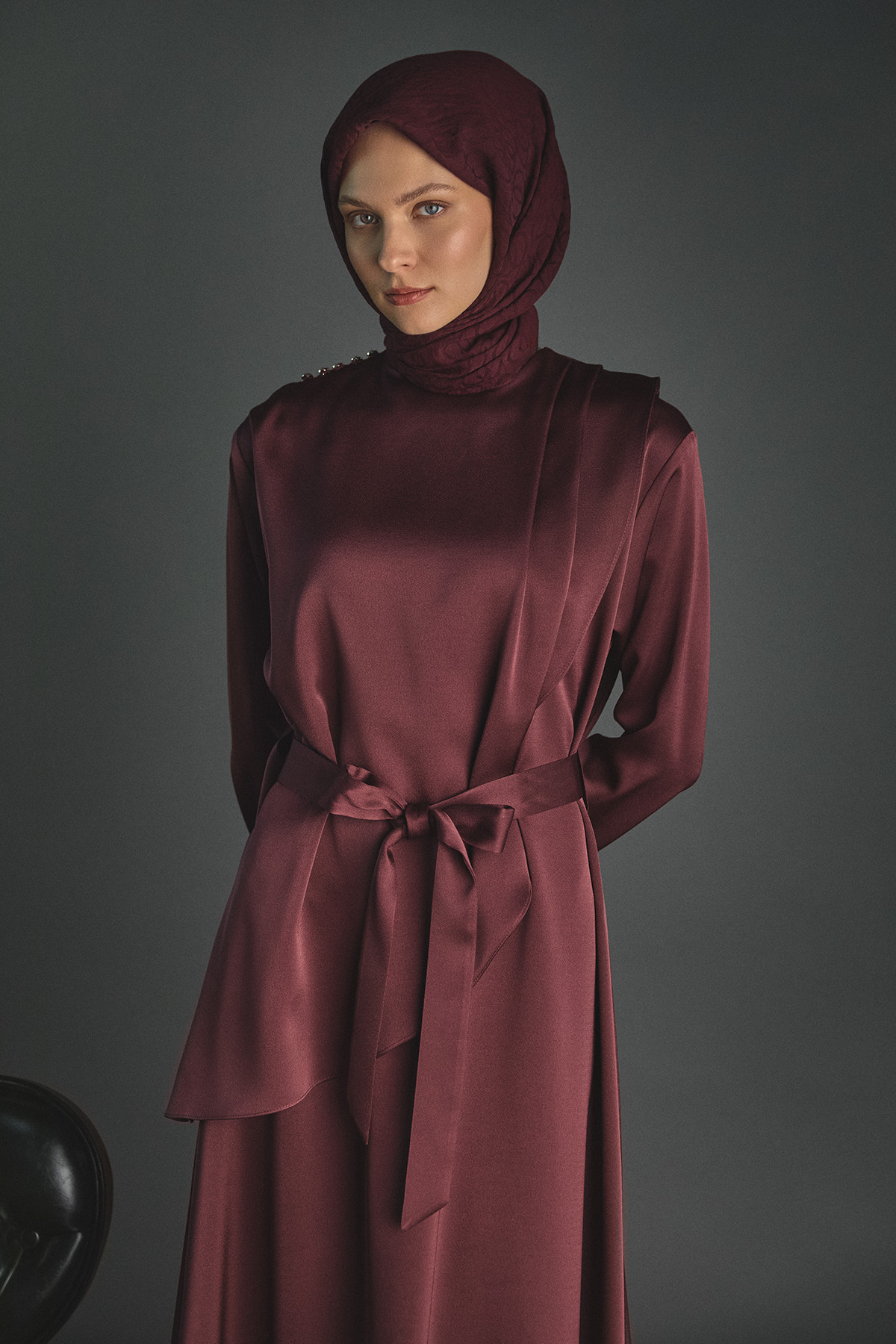 Kuşaklı Drape Detaylı Saten Elbise