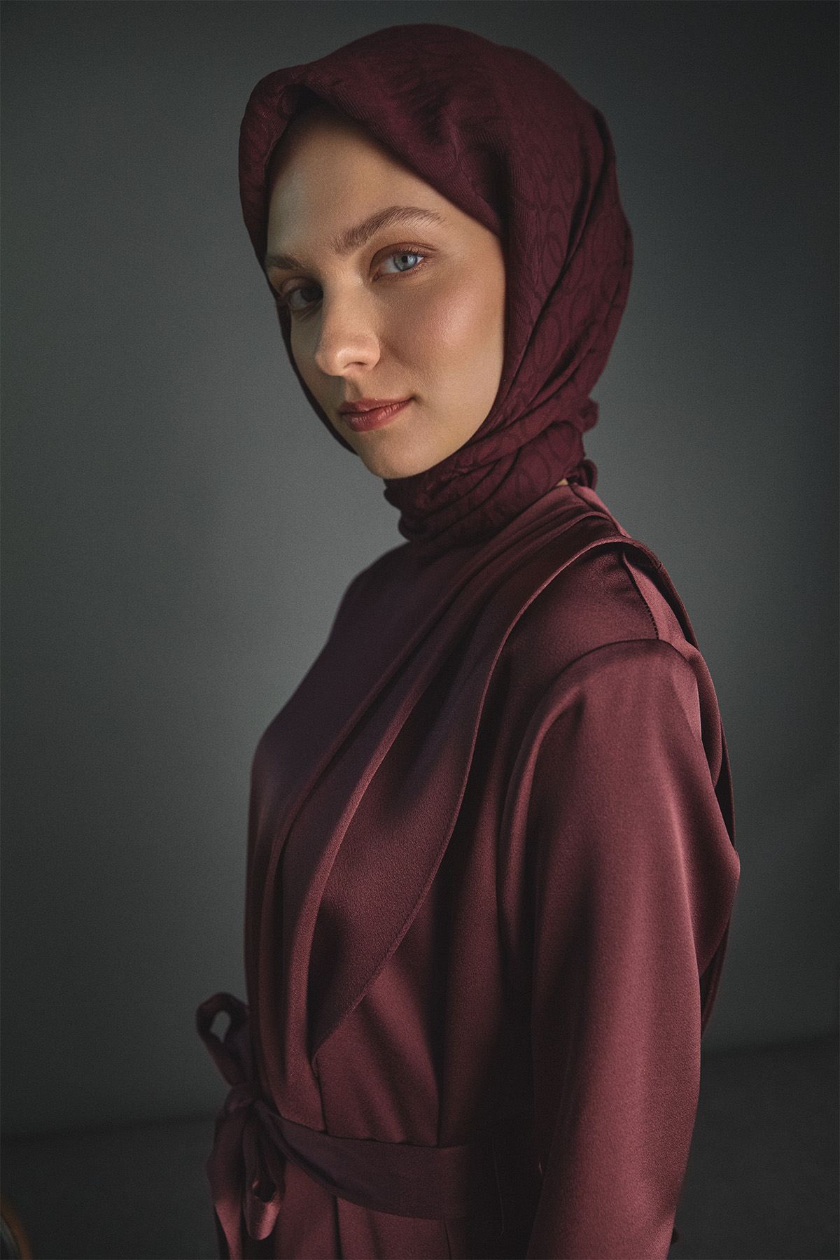 Kuşaklı Drape Detaylı Saten Elbise