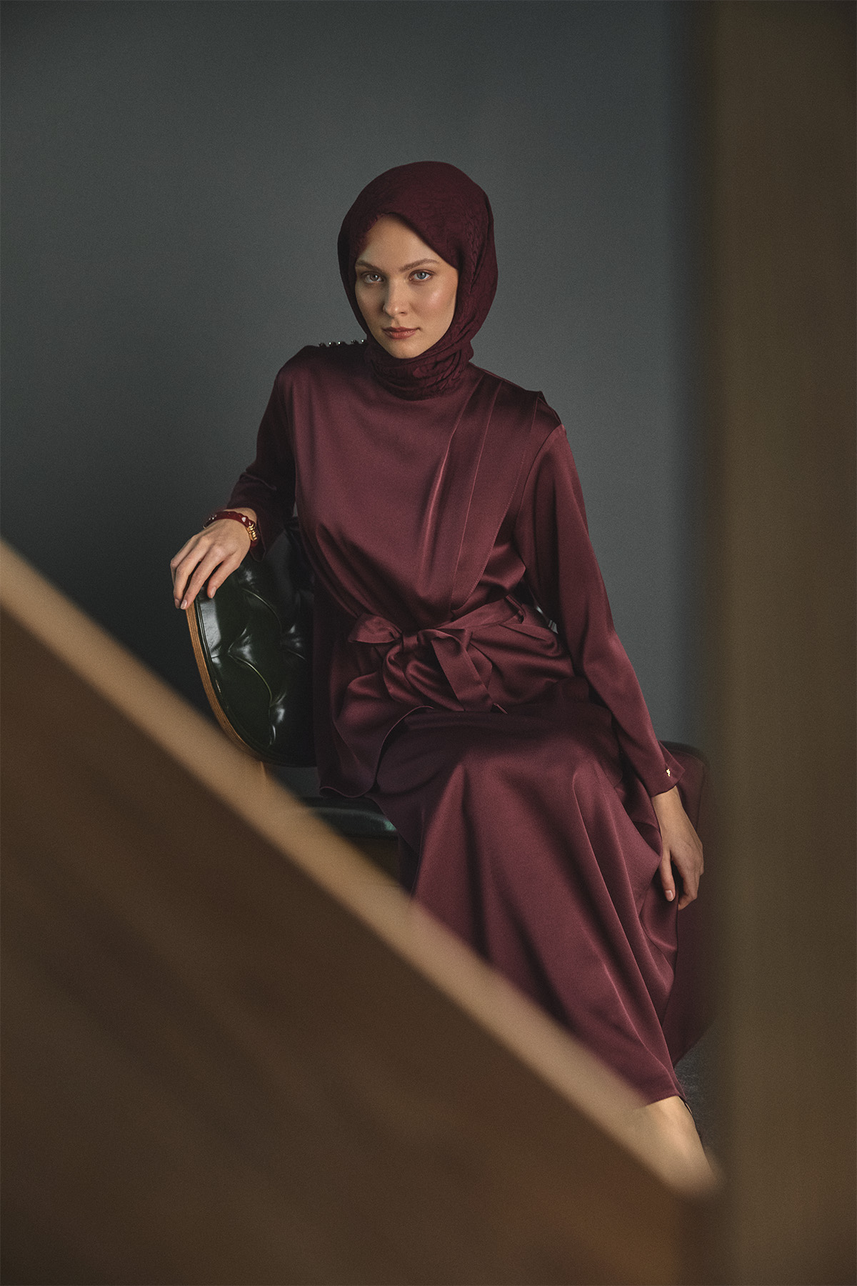 Kuşaklı Drape Detaylı Saten Elbise