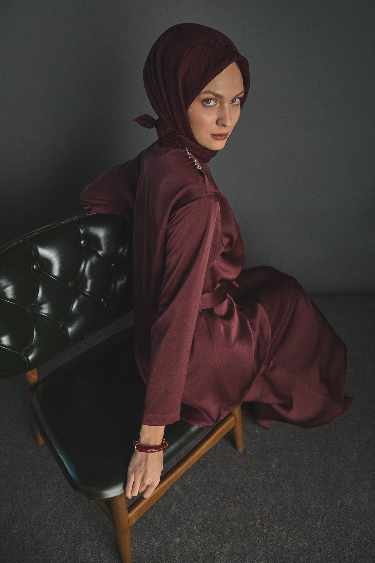 Kuşaklı Drape Detaylı Saten Elbise