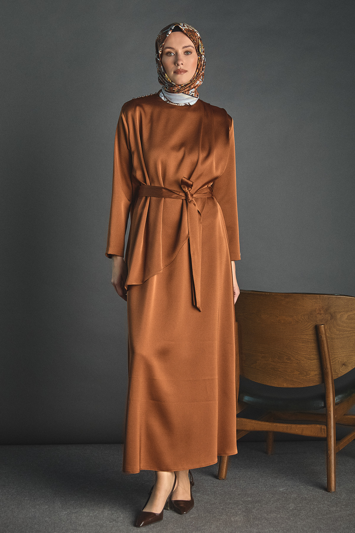 Kuşaklı Drape Detaylı Saten Elbise