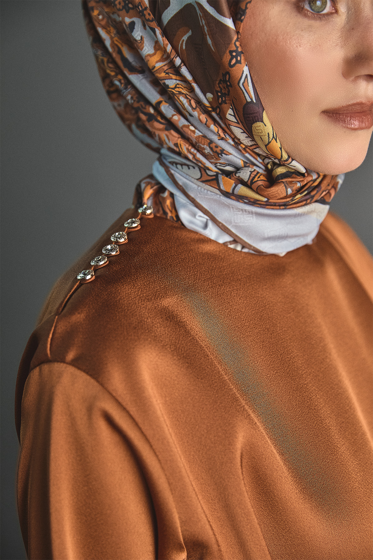 Kuşaklı Drape Detaylı Saten Elbise