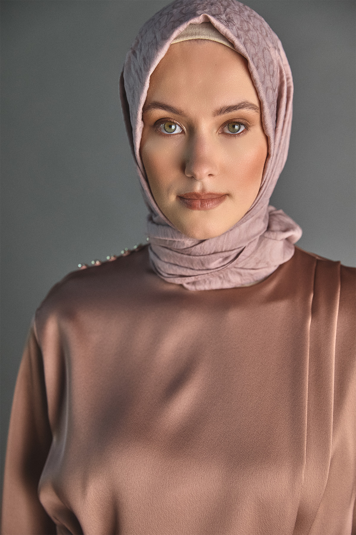 Kuşaklı Drape Detaylı Saten Elbise