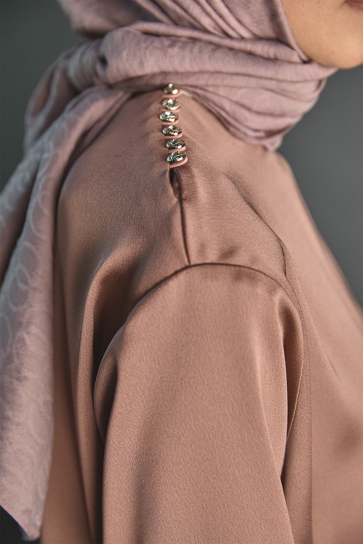 Kuşaklı Drape Detaylı Saten Elbise