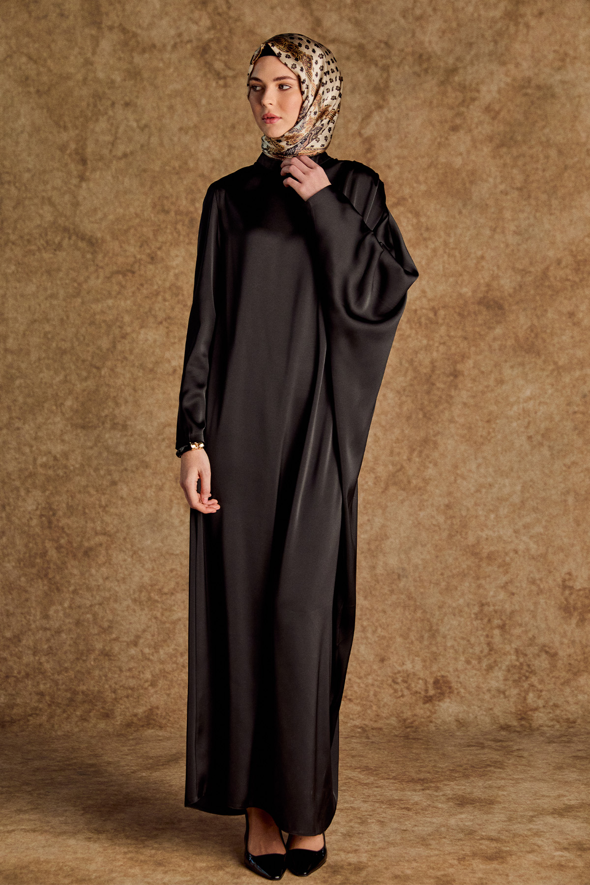 Drape Detaylı Hakim Yakalı Elbise