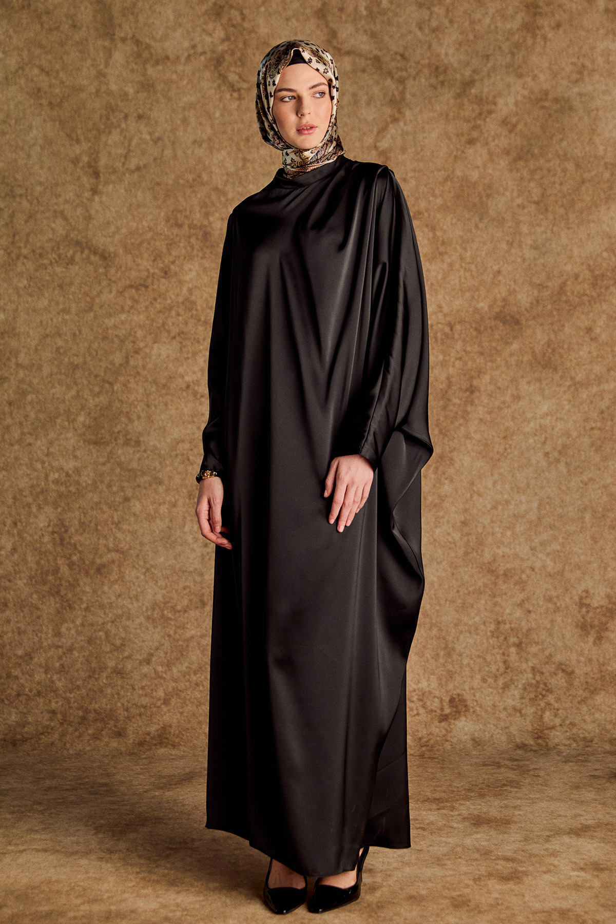 Drape Detaylı Hakim Yakalı Elbise