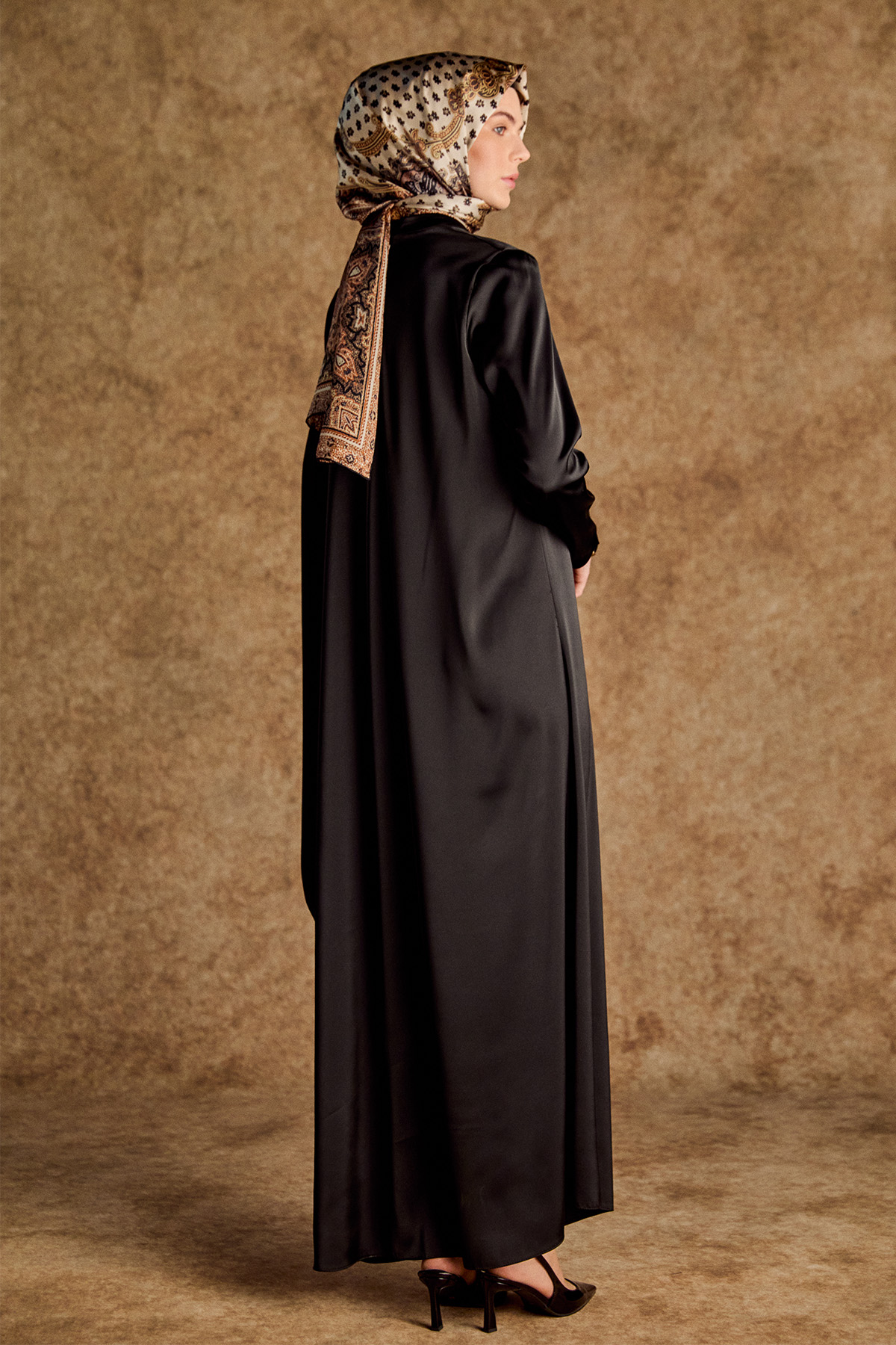 Drape Detaylı Hakim Yakalı Elbise