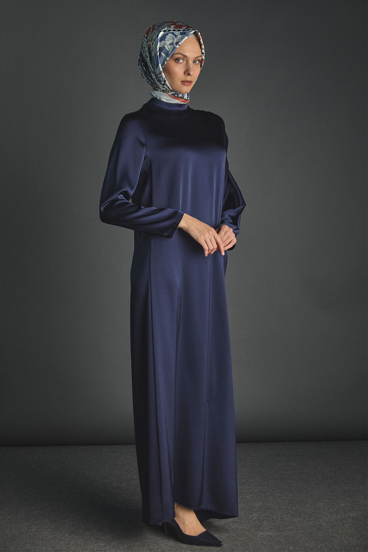 Drape Detaylı Hakim Yakalı Elbise