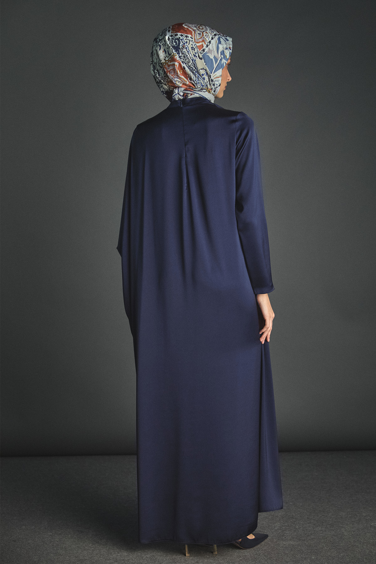 Drape Detaylı Hakim Yakalı Elbise