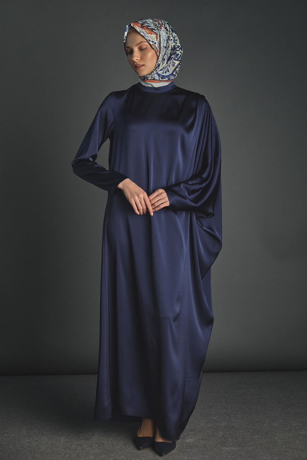 Drape Detaylı Hakim Yakalı Elbise