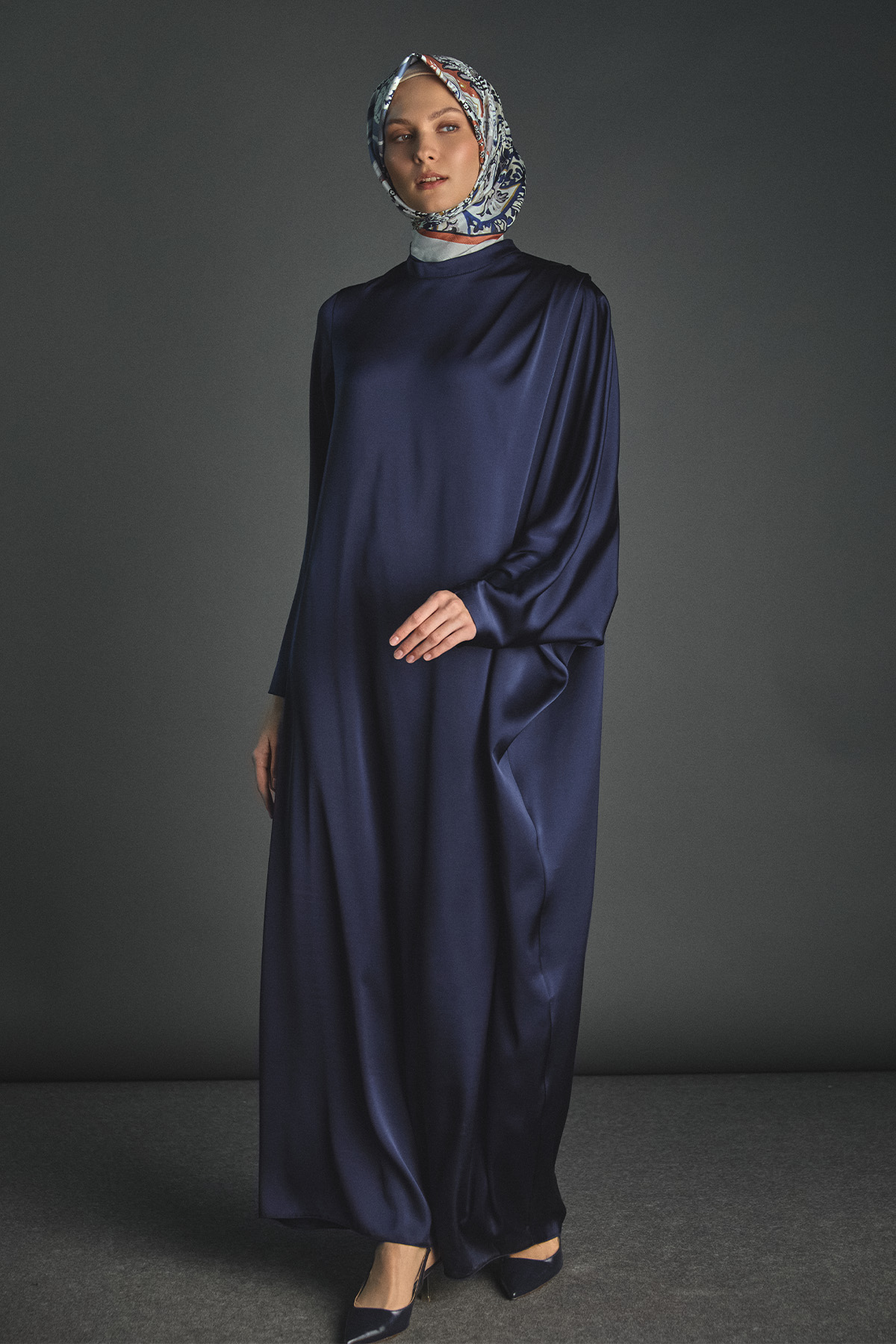 Drape Detaylı Hakim Yakalı Elbise