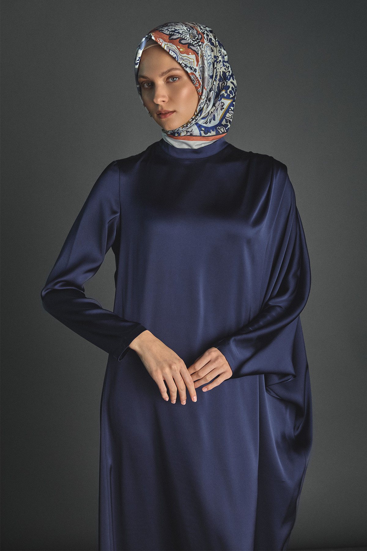 Drape Detaylı Hakim Yakalı Elbise