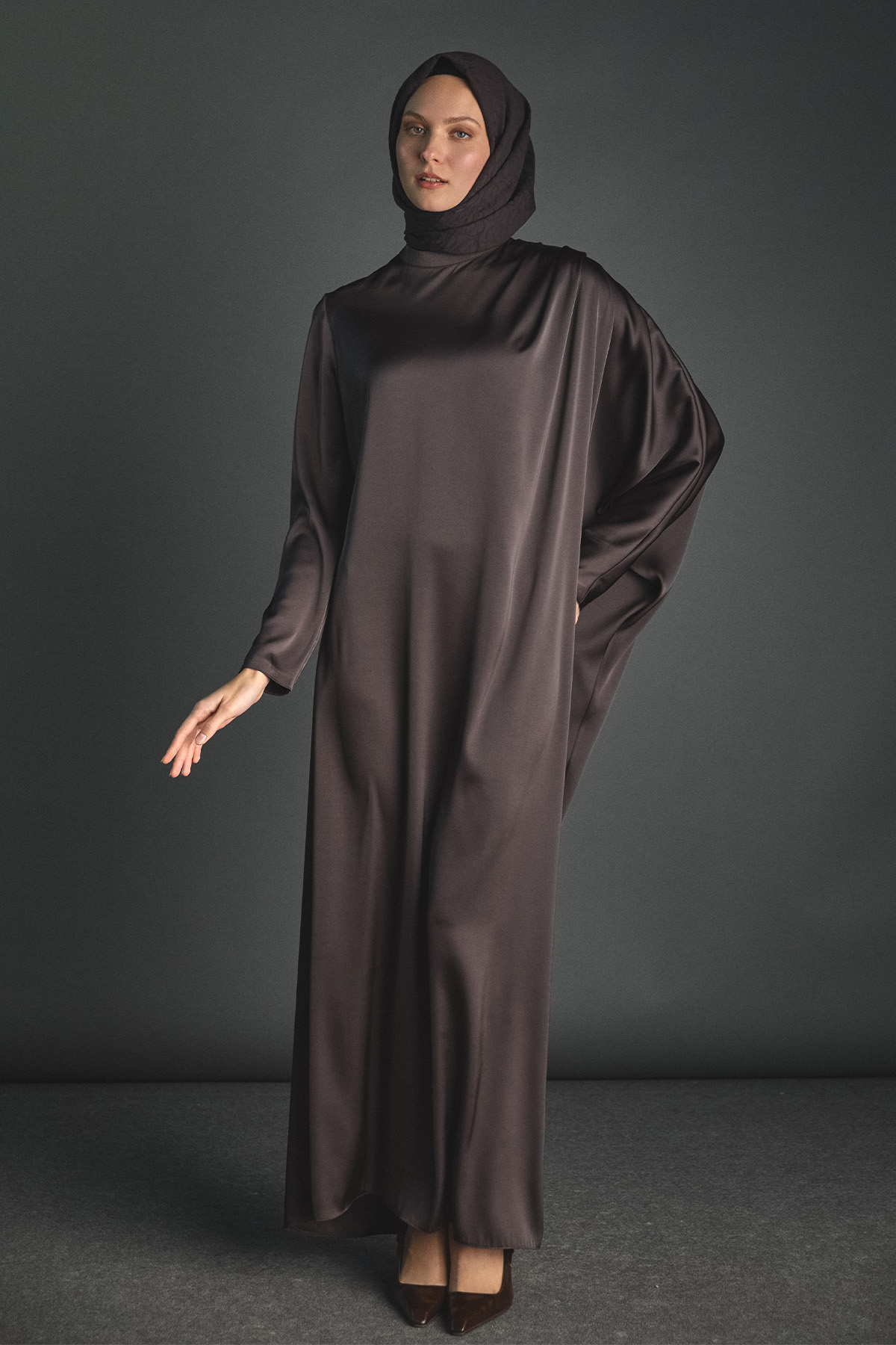 Drape Detaylı Hakim Yakalı Elbise