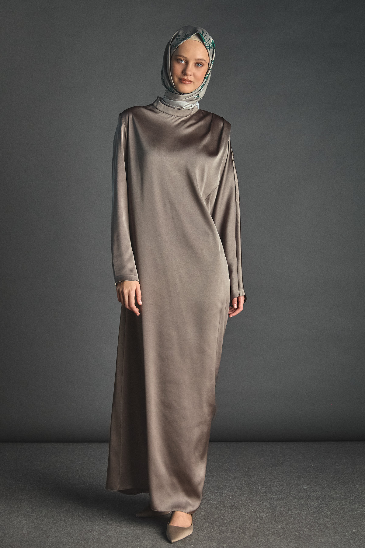 Drape Detaylı Hakim Yakalı Elbise