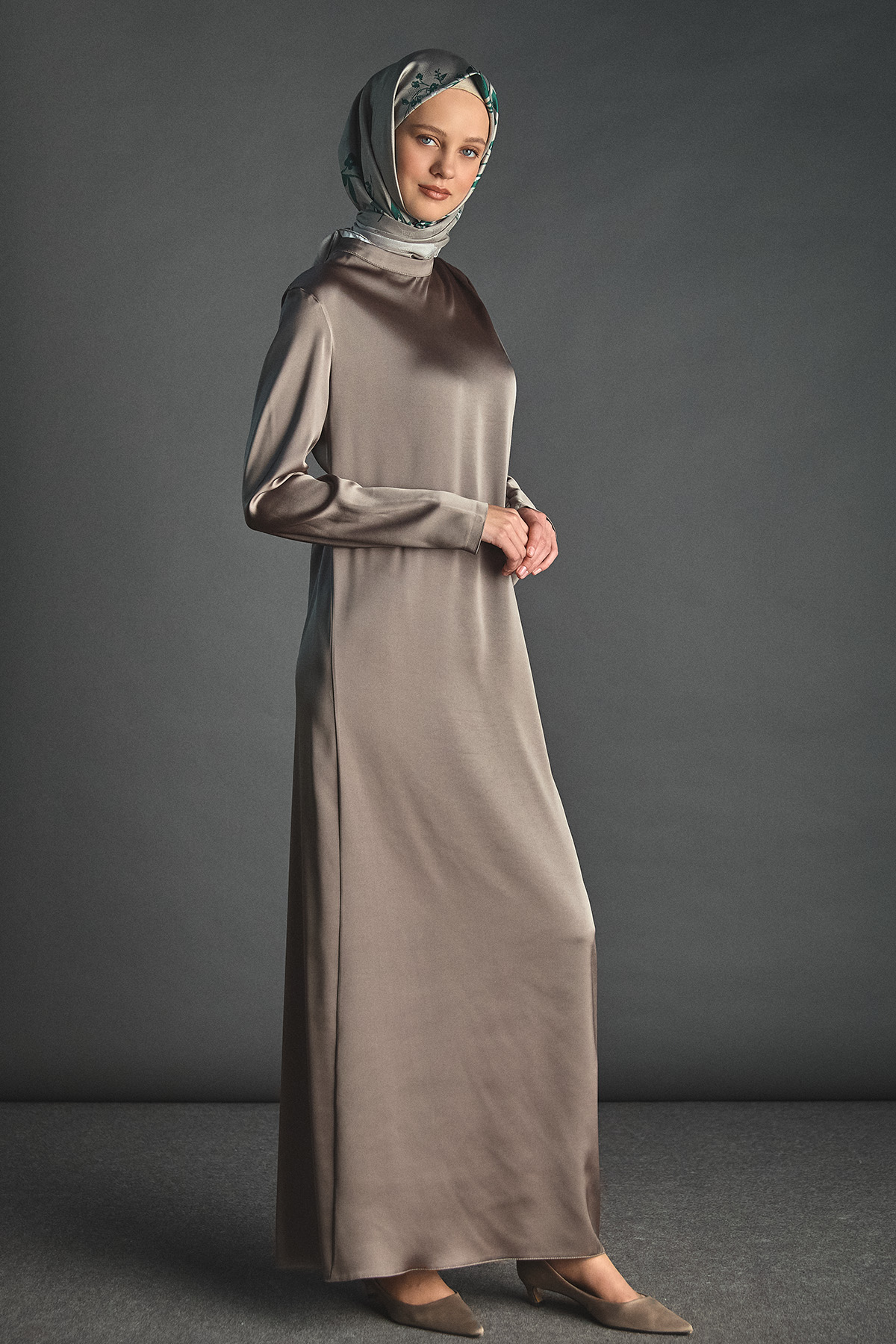 Drape Detaylı Hakim Yakalı Elbise