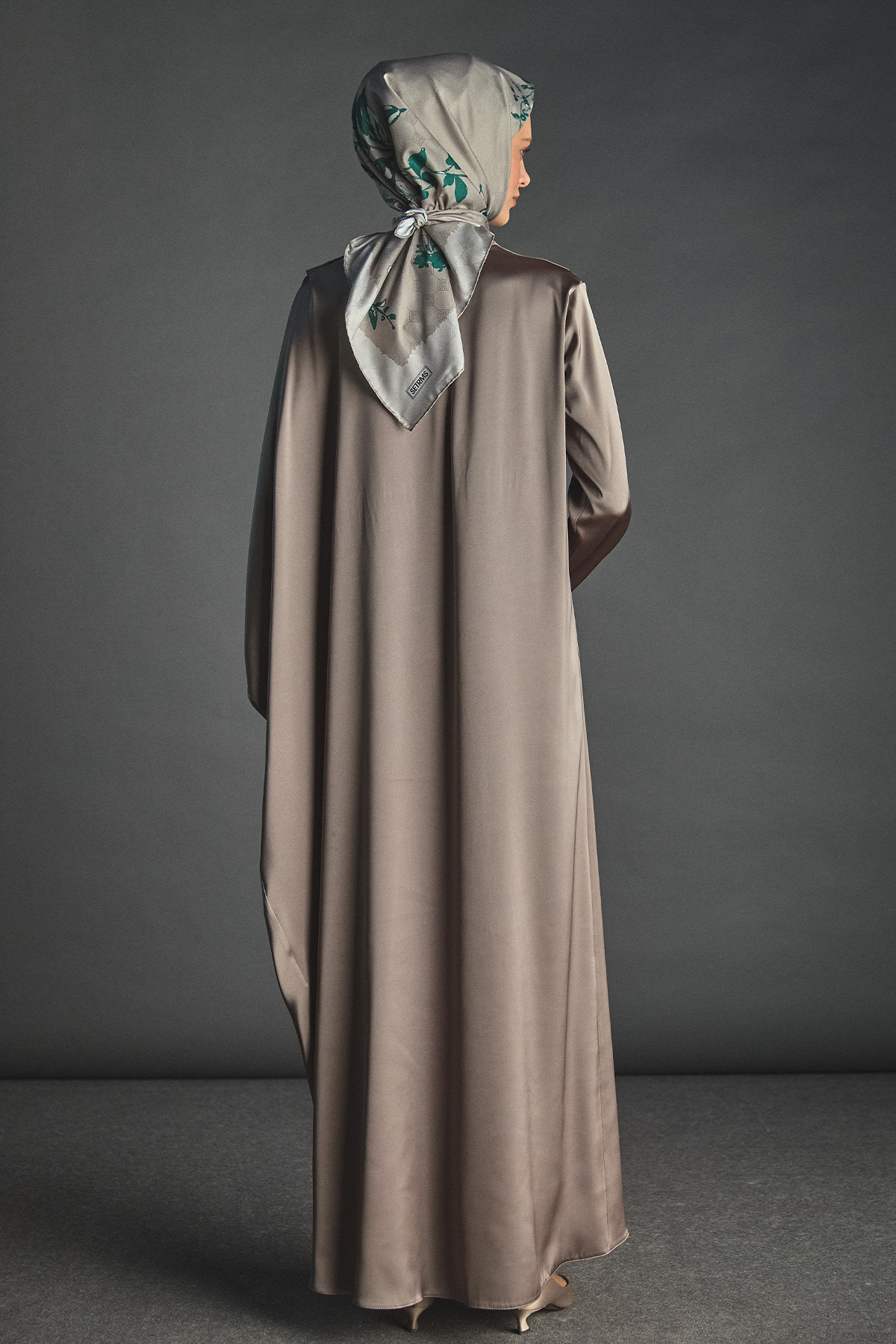 Drape Detaylı Hakim Yakalı Elbise