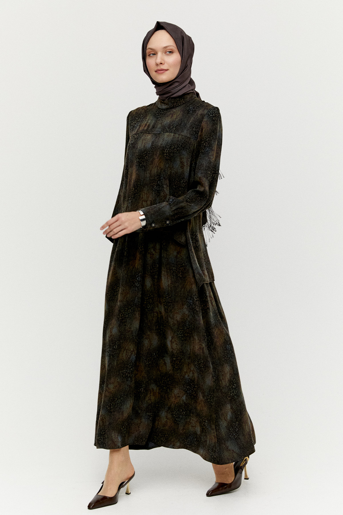 Pelerin Detaylı Desenli Elbise