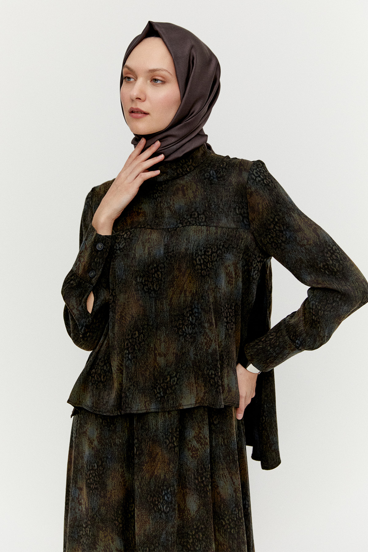 Pelerin Detaylı Desenli Elbise