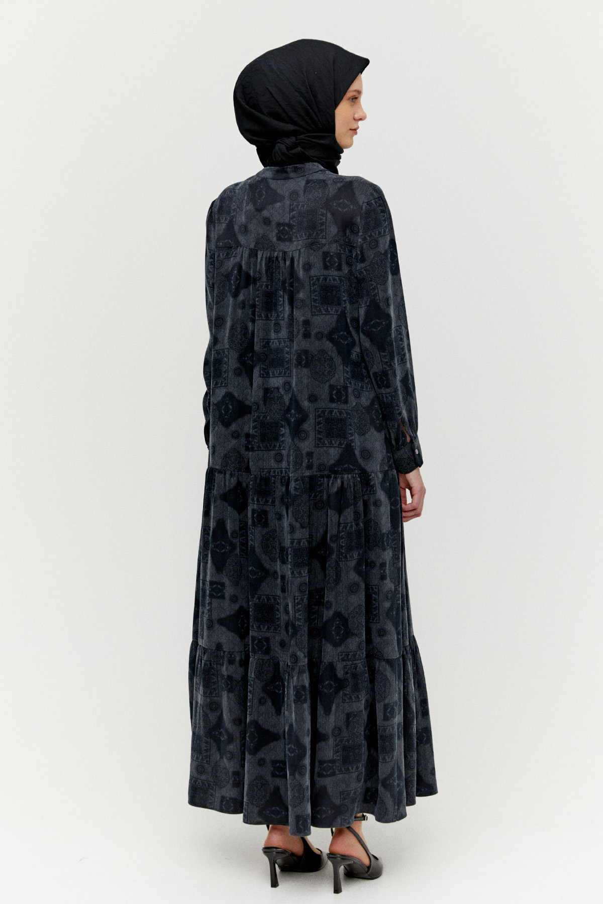 Hakim Yakalı Kuşaklı Katmanlı Elbise