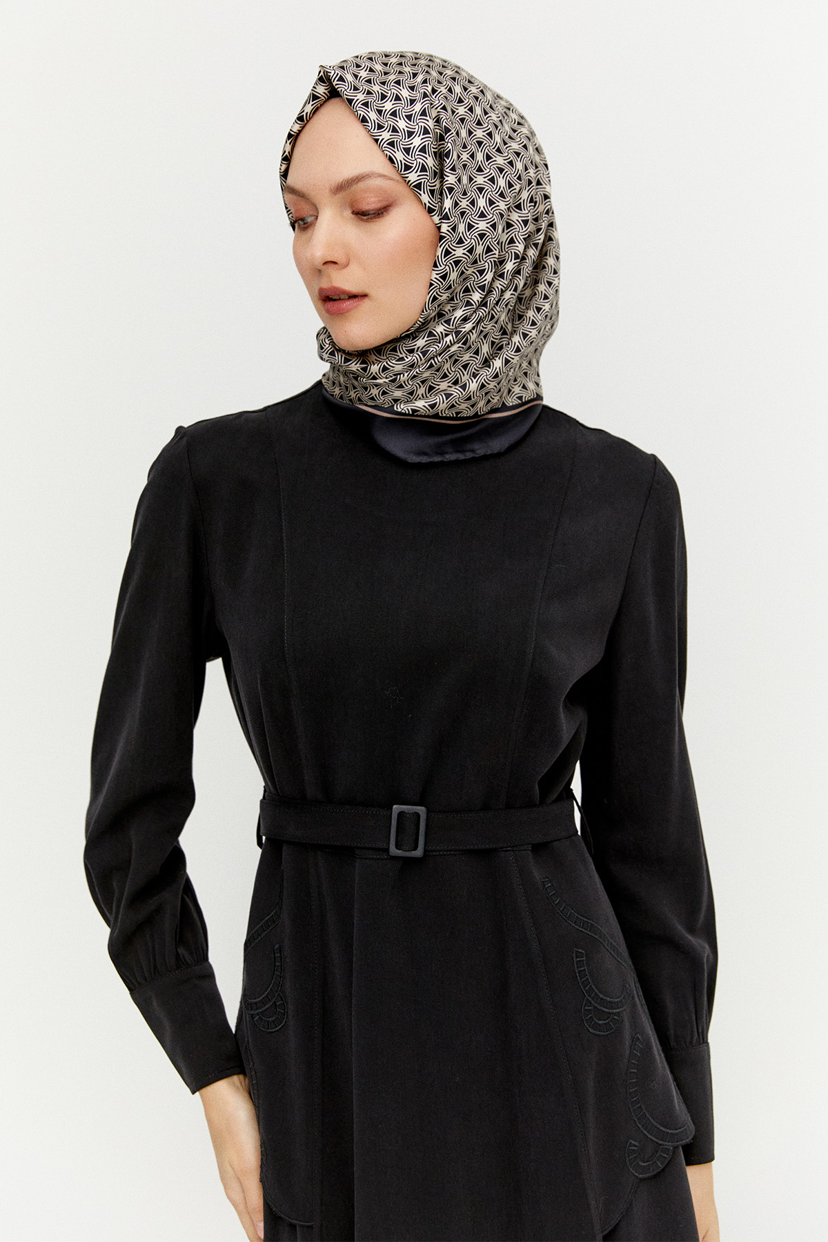 Yakma Desenli Kemerli Elbise