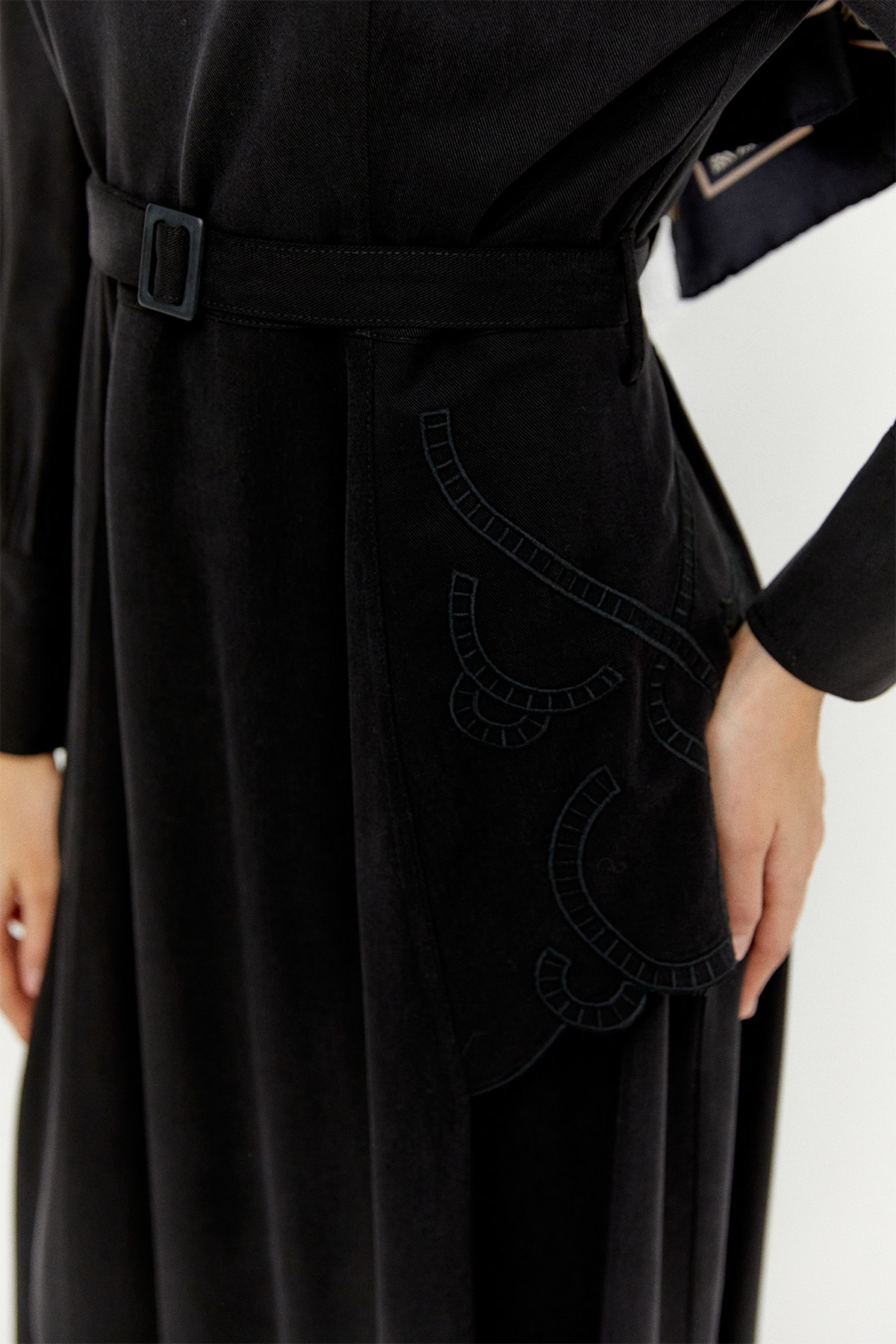 Yakma Desenli Kemerli Elbise