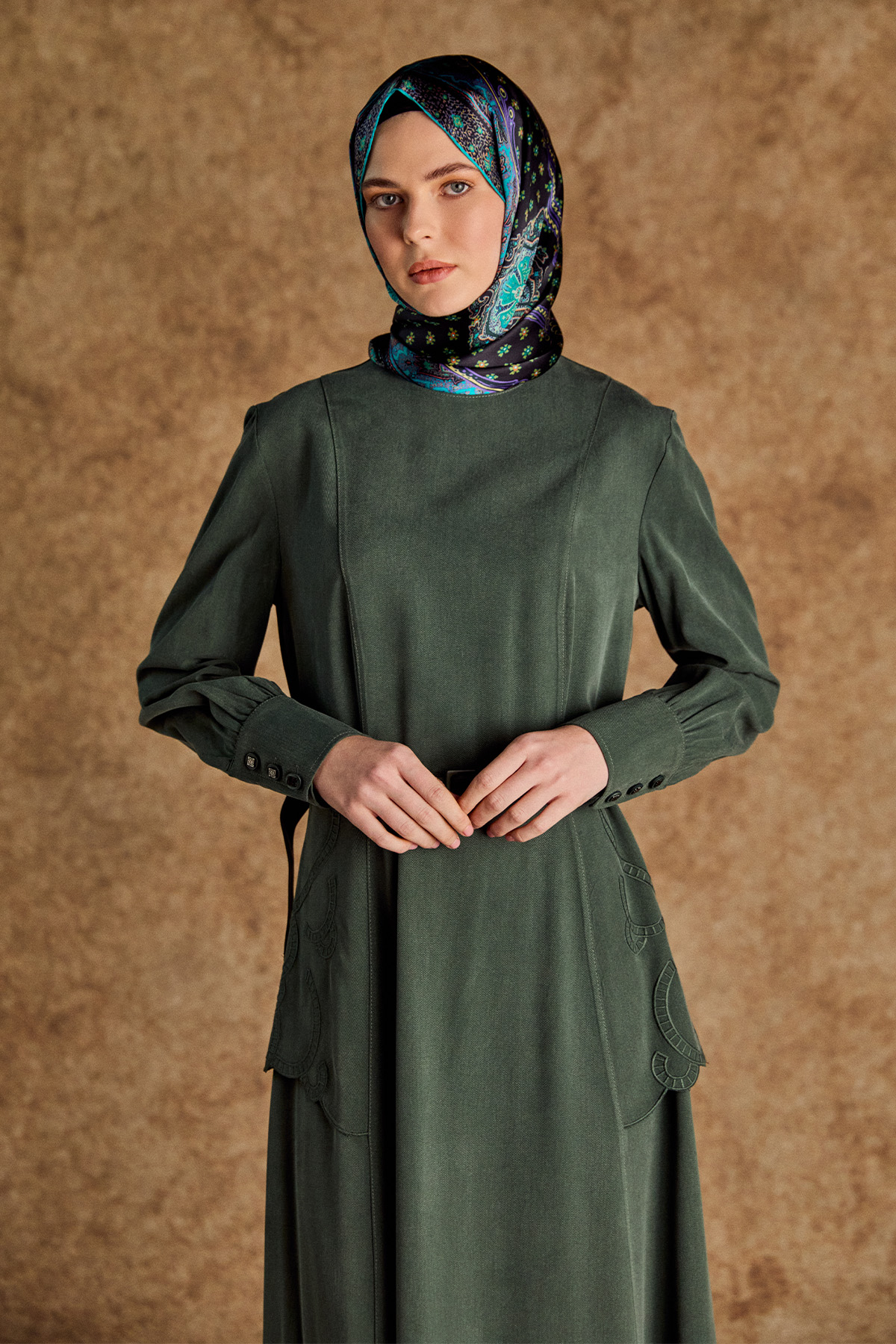 Yakma Desenli Kemerli Elbise