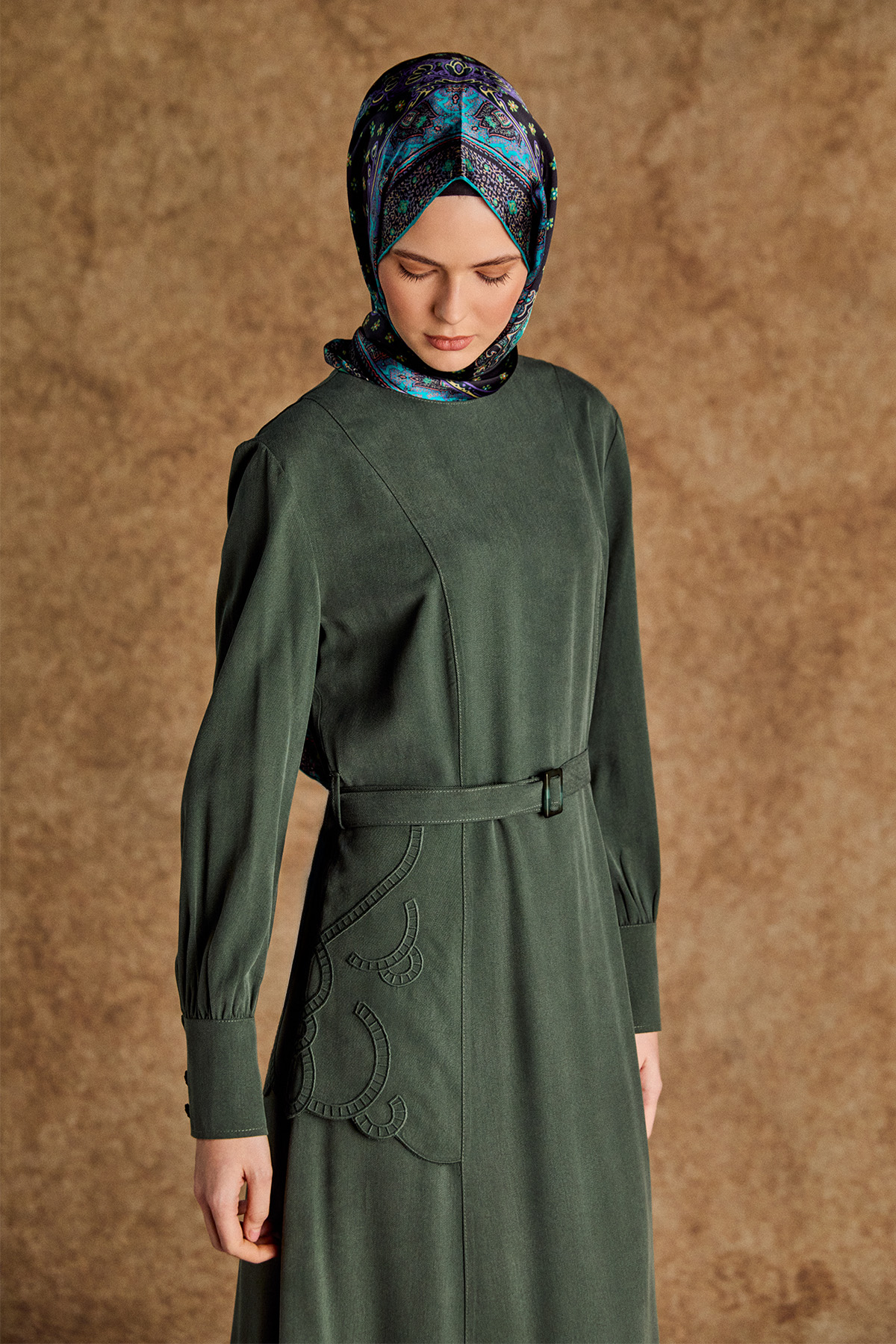 Yakma Desenli Kemerli Elbise