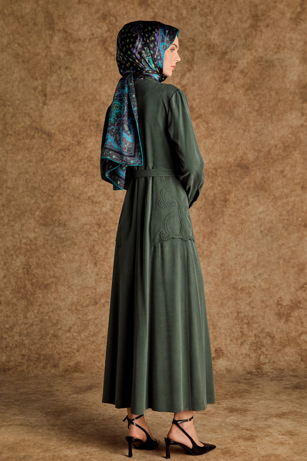 Yakma Desenli Kemerli Elbise