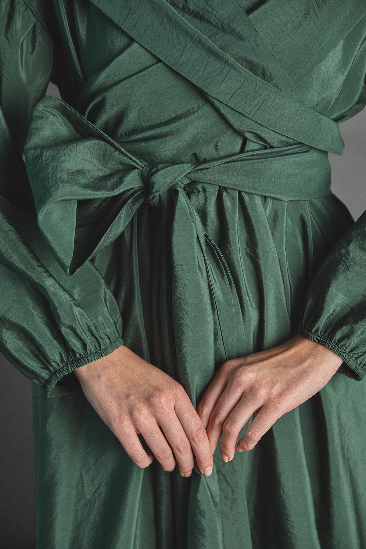 Uzun Kuşaklı Paraşüt Elbise