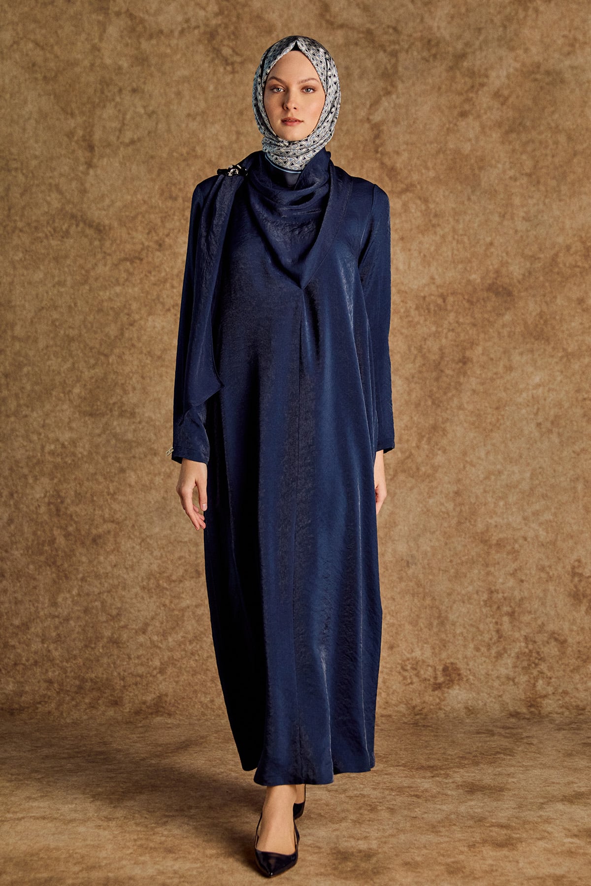 Fular Yakalı Jakarlı Elbise, Tesettür Giyim