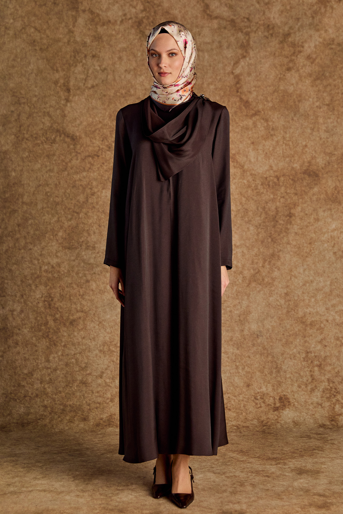 Fular Yakalı Jakarlı Elbise