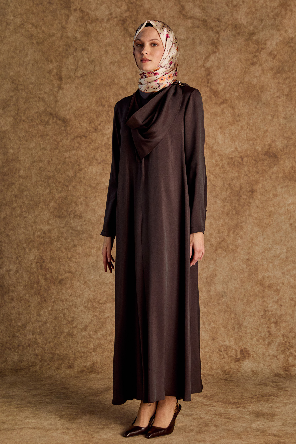 Fular Yakalı Jakarlı Elbise