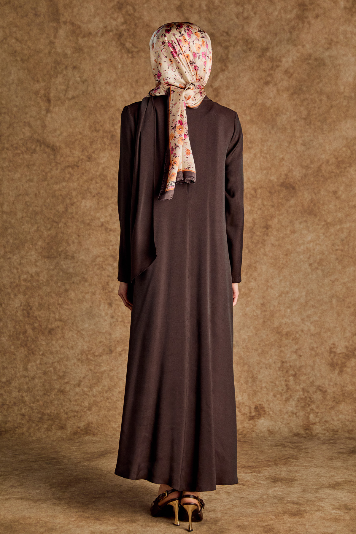 Fular Yakalı Jakarlı Elbise