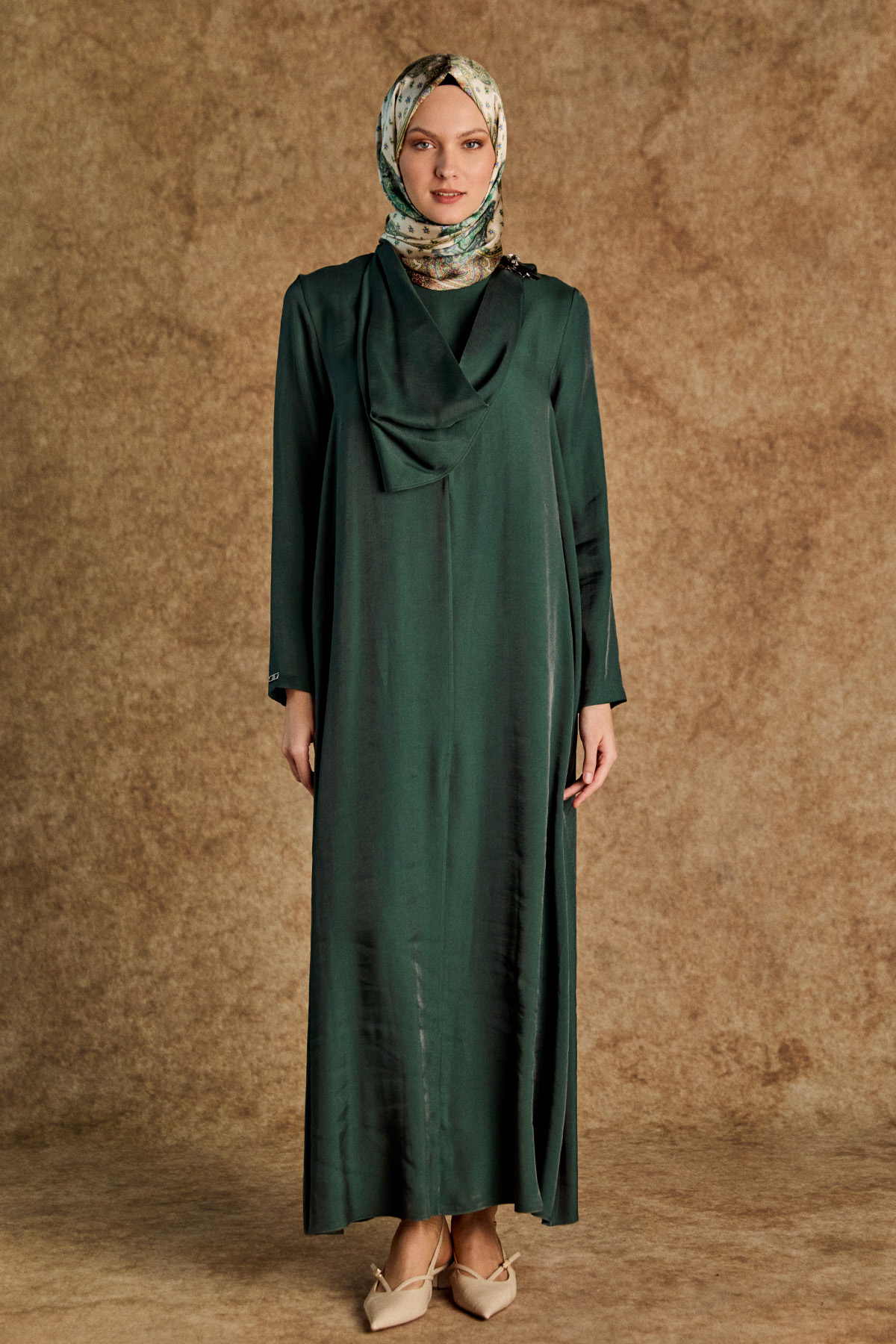 Fular Yakalı Jakarlı Elbise